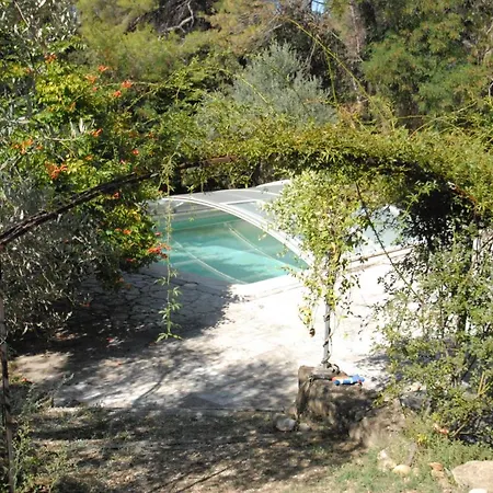 La Baronne Bed & Breakfast *